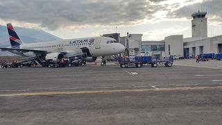 Aeropuerto de Arequipa reinició operaciones tras permanecer cerrado por violentos ataques