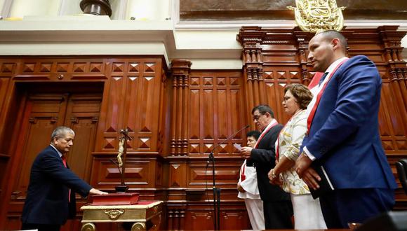 Isaac Mita asumió como congresista este miércoles 29 de marzo en reemplazo de la desaforada Betssy Chávez. (Foto: Congreso)