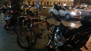 Mal uso de parqueos de bicicletas