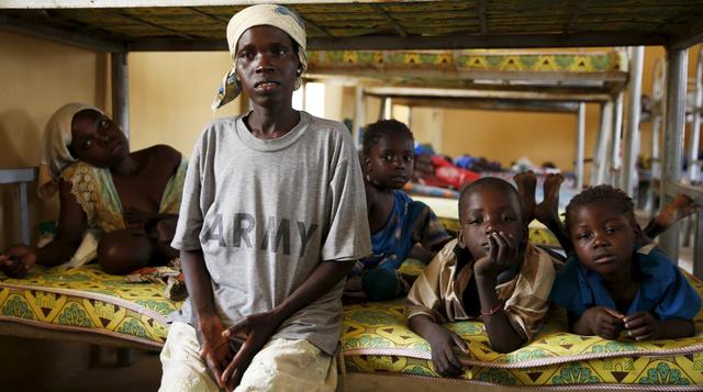 Rescatados del terror de Boko Haram reciben comida y atención - 3