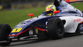 Matías Zagazeta: el piloto peruano de 16 años listo para su debut de este sábado en la F4 Británica