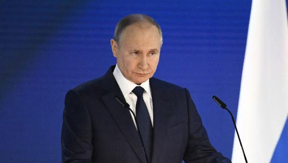 El presidente ruso Vladimir Putin pronuncia su discurso anual sobre el estado de la nación en la Asamblea Federal en la Sala de Exposiciones Manezh en Moscú. (Foto: Alexander NEMENOV / AFP)