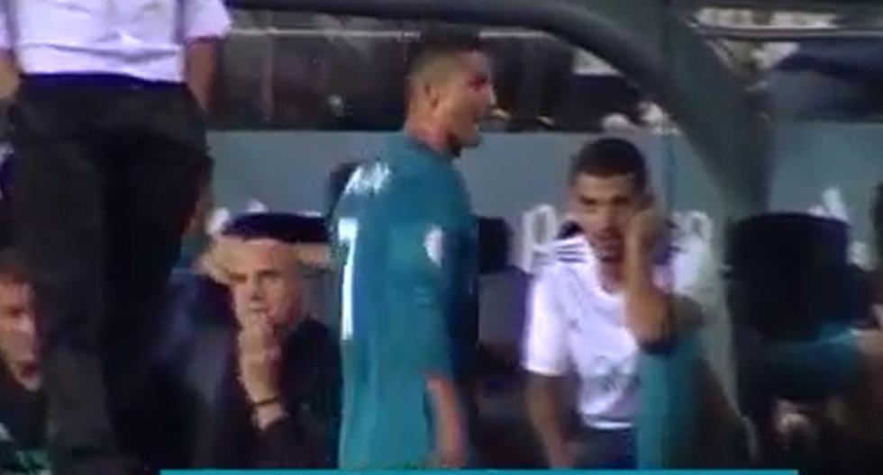 Cristiano Ronaldo cruzó palabras con el banco del FC Barcelona tras dejar con 10 al Real Madrid. (Foto: Captura)