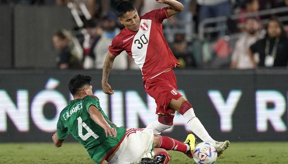 Raúl Ruidíaz volvió a jugar con la selección peruana ante México. (Agencias)