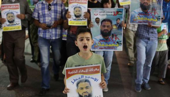 Israel suspende detención de palestino en huelga de hambre