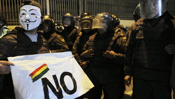 Una protesta contra el régimen de Evo Morales en La Paz. (AFP / JORGE BERNAL).