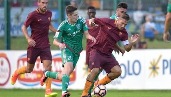 Francesco Totti y su magistral asistencia en partido amistoso