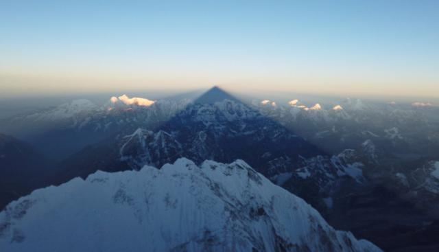 ¿Por qué una sombra mortal cuelga de la cumbre del Everest? (Foto: Reuters)