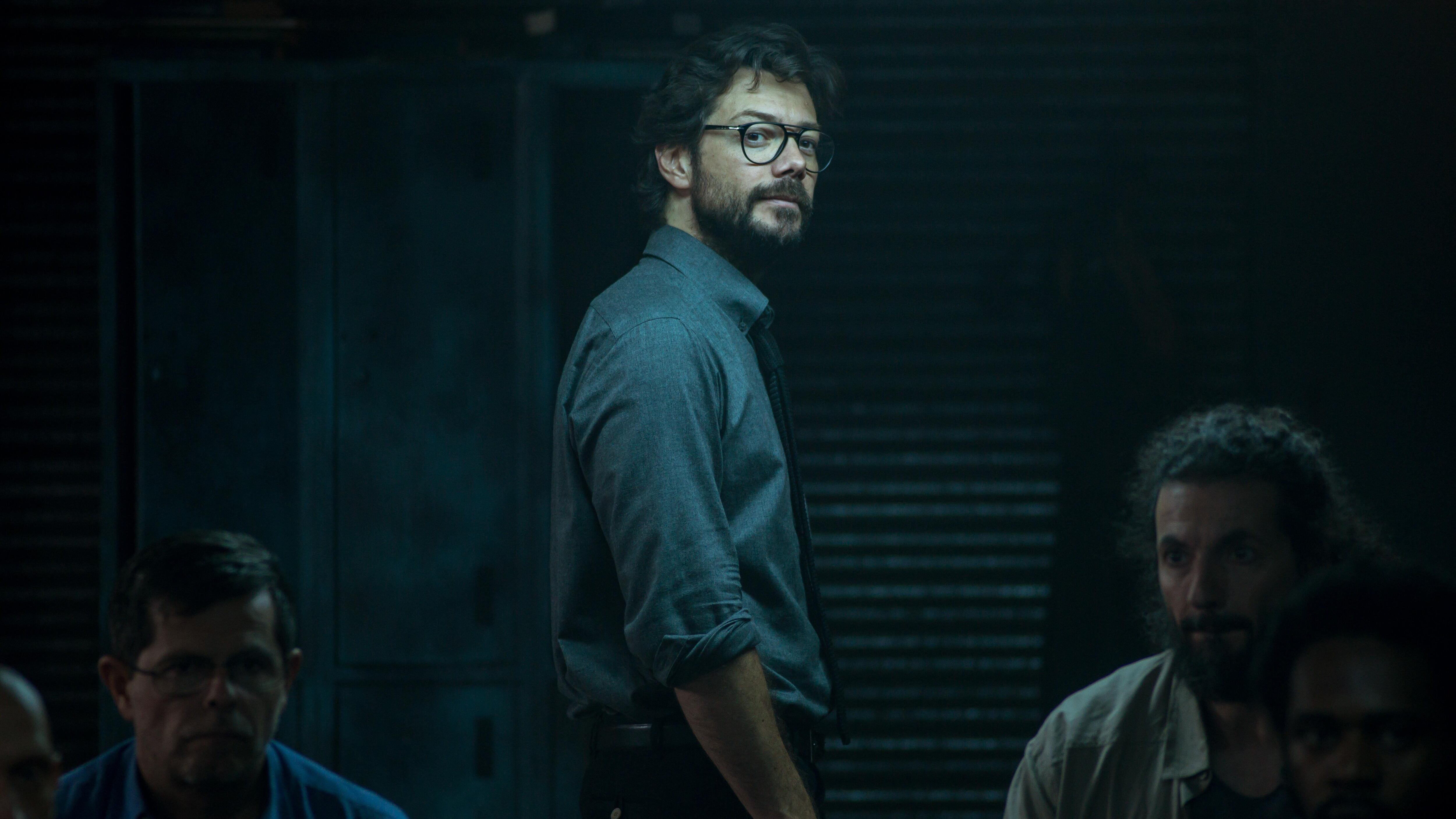El Profesor (Álvaro Morte) tiene que reclutar nuevos "estudiantes" en "La casa de papel" temporada 4. Foto: Netflix.