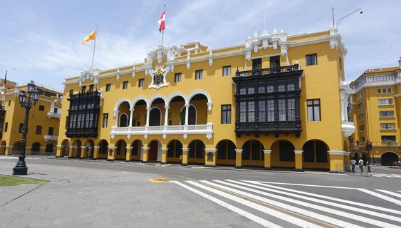 El alcalde de Lima, Jorge Muñoz, remarcó que la pandemia del COVID-19 “nos golpea fuerte” y que no avalarán “aglomeraciones que conduzcan a contagios masivos”. (Foto: El Comercio)