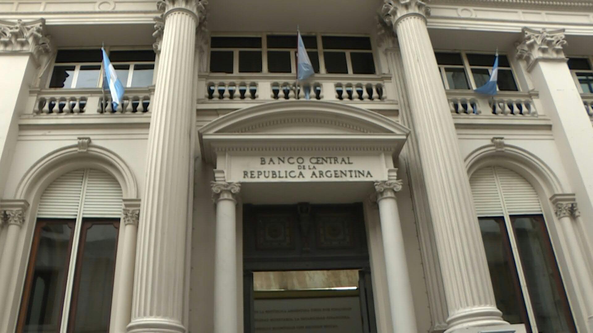 FOTOS | ¿Qué pasó en Argentina? El ABC del sacudón político-económico. (Foto: AFP)