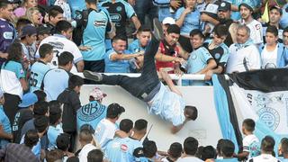 Argentina de duelo: muere hincha que fue arrojado desde tribuna