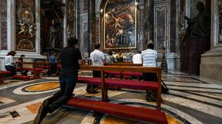 Reabre la Basílica de San Pedro tras estar dos meses cerrada por el coronavirus | FOTOS