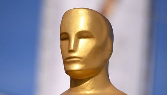 Imagen de estatua preparada a adornar la ceremonia de entrega de los Premios Óscar. (Foto: AFP)