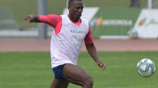 Qué clase, ‘Bolt’: Advíncula se lució con golazo en entrenamiento de Rayo Vallecano | VIDEO