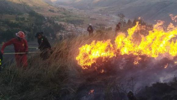 Los incendios no solo devoraron pastizales y pajonales, sino también campos de cultivos. (Foto: Andina)