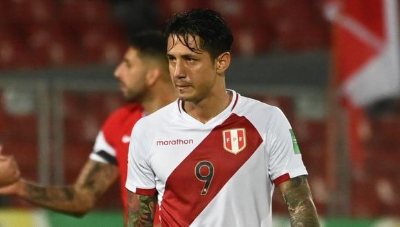 Gianluca Lapadula debutó con Perú en Santiago. Jugó media hora de manera aceptable. (Foto: EFE)