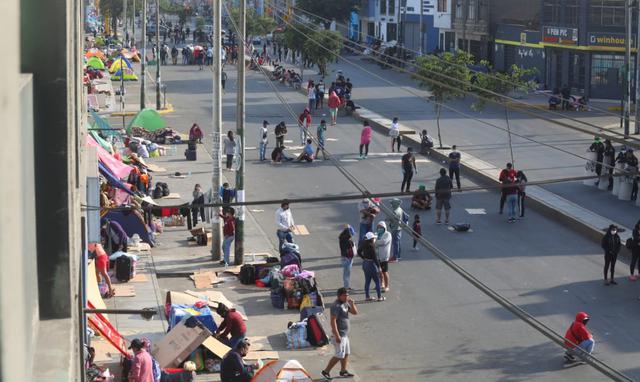 El tránsito vehicular fue interrumpido. (Foto: Gonzalo Córdova/GEC)