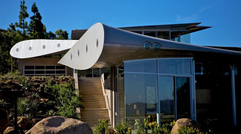 ¿Vivirías bajo las alas de un avión? En esta casa es posible - 2