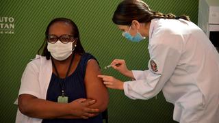 Brasil ha vacunado contra el coronavirus a solo el 2% de su población en un mes