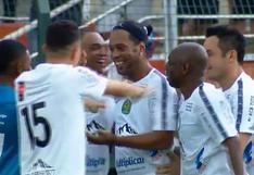 Ronaldinho sigue deslumbrando: marcó un golazo de mediacancha en partido benéfico