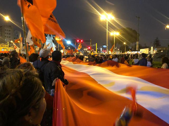 Así se desarrolla la marcha en apoyo a Keiko Fujimori, lider de Fuerza Popular implicada en proceso de lavado de activos. (Foto: Claudia Sovero)