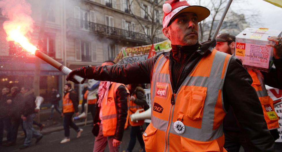 Este viernes, por décimo sexto día consecutivo, continuará la huelga afecta a millones de usuarios de los ferrocarriles y al transporte metropolitano de París. (AFP)