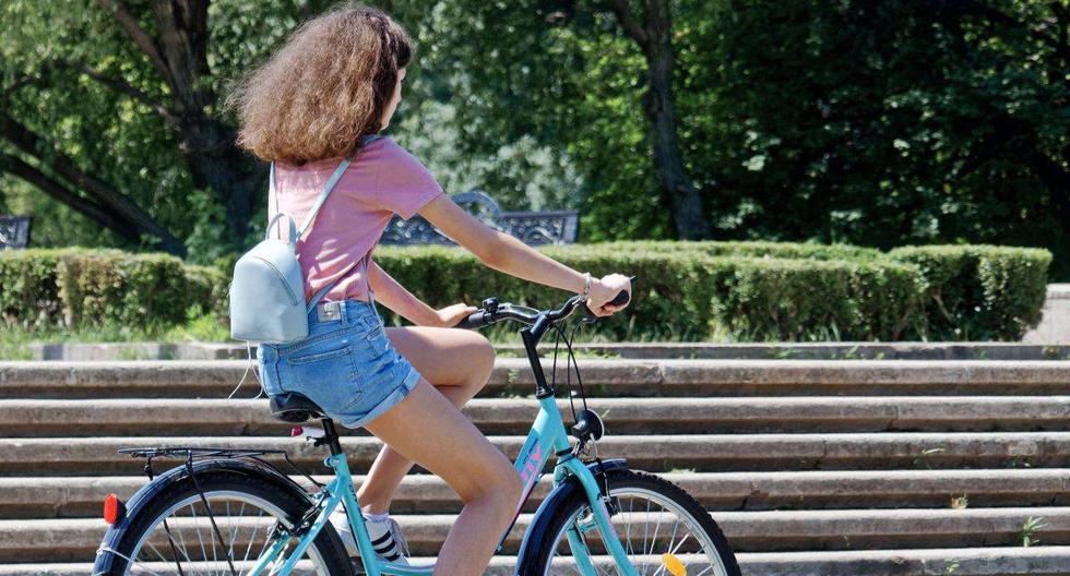 El transporte sostenible se debe incentivar de forma responsable y adecuada, para que trasladarse en bicicleta no sea un peligro. (Foto: Candid Shots / Pexels)