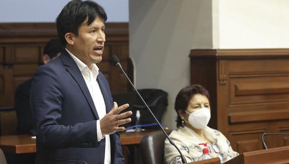 El congresista Betto Barrionuevo interviene en un debate en el pleno, el pasado 11 de setiembre. (Foto: Congreso).