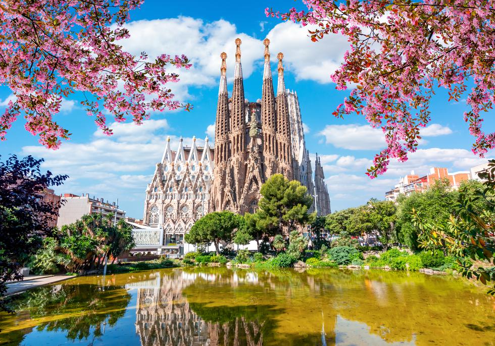 Europa cuenta con muchos lugares hermosos para visitar durante los meses de abril, mayo y junio que son la temporada de primavera y donde sí se puede disfrutar de un clima templado que te permitirá poder visitar los destinos sin sufrir con el clima. Estos son los 10 destinos que puedes considerar durante estos meses. 
(Foto: Shutterstock)