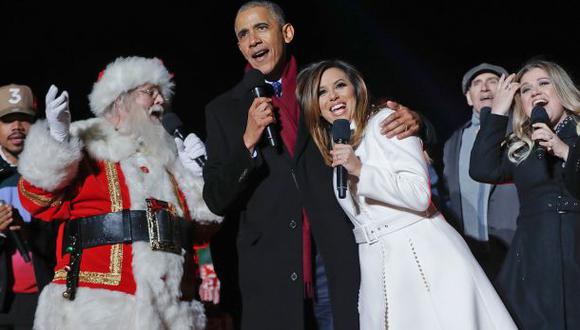 Barack Obama, Marc Anthony y Eva Longoria cantan Jingle Bells