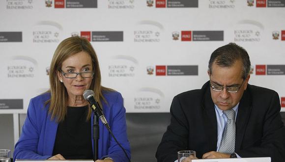 Maril&uacute; Martens en una actividad del 2014 junto al entonces ministro de Educaci&oacute;n, Jaime Saavedra. (Foto: USI)