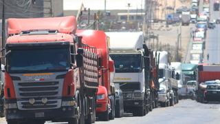 Gremios de transportistas de carga acordaron suspender paro del 8 de noviembre tras reunión con el Ejecutivo