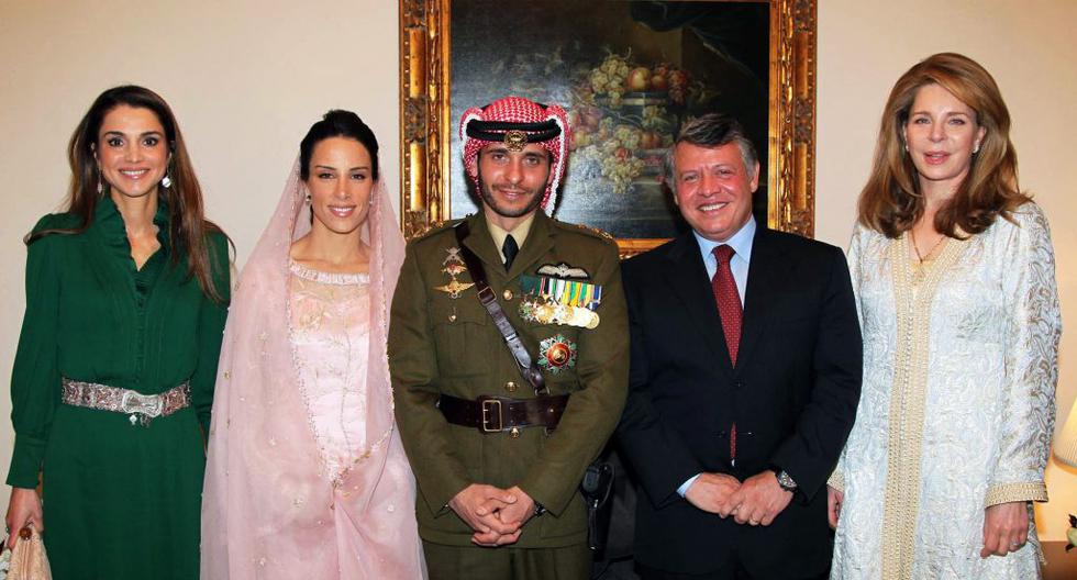 Si bien la disputa pública entre el príncipe Hamzah y el rey Abdalá II no tiene precedentes, las tensiones dentro de la casa real han estado presentes durante algún tiempo. En esta foto del 2012 aparecen Rania de Jordania, la princesa Basma, el príncipe Hamzah bin Husein (su esposo), el rey Abdalá II y la reina Noor, madre de Hamzah. (Foto: AFP)