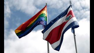 Costa Rica izó la bandera gay en la sede de su presidencia