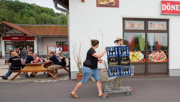 Festival Escudo y Espada: Pueblo Ostritz  de Alemania compra toda la cerveza para que los nazis no celebren |  Schild und Schwert. Foto: @HanzChristianNL