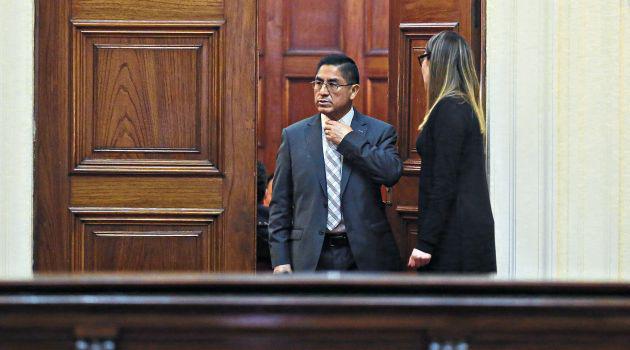 Hinostroza en una de sus presentaciones en el Congreso. Ayer, después de 12 días de estar prófugo de la justicia, fue detenido por la policía española. Hasta el momento la prensa no lo ha podido ver en ese país.