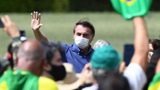 “Están estirando la cuerda”, advierte Bolsonaro al atacar medidas sanitarias contra el coronavirus