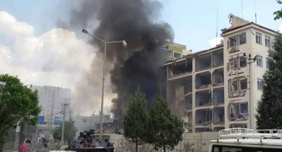 Un atentado con coche bomba alcanzó a una comisaría del distrito de Midyat, en la provincia turca de Mardin. (Foto: EFE)