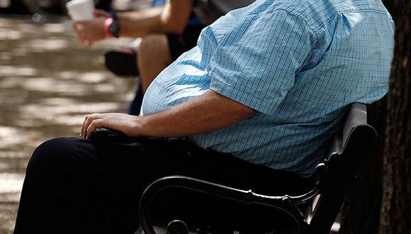 El sobrepeso a los 50 años adelanta la aparición del Alzheimer