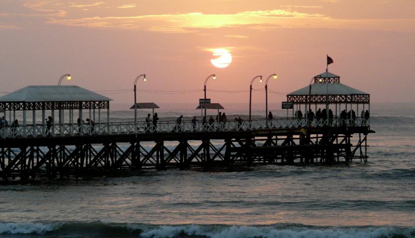 El muelle de Huanchaco tiene más de 110 metros de largo y 120 años. (Foto: istock)