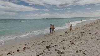 Google Maps descubrió a un hombre posando ‘curiosamente’ en las playas de Miami