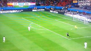 Iker Casillas cometió este 'blooper' en cuarto gol de Holanda