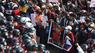 Myanmar: multitudinarias manifestaciones contra golpe de Estado; los militares amenazan con responder