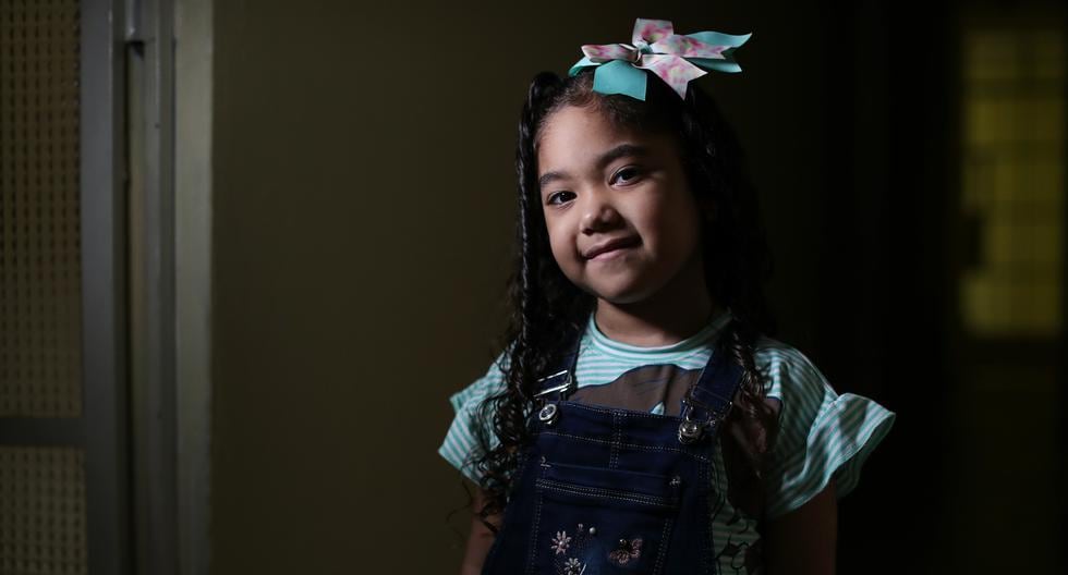 Samira Marchán, de cuatro años, se sometió a un trasplante de hígado en diciembre del año pasado. Su padre le donó parte de este órgano para salvarle la vida. La operación duró más de 17 horas. (Foto: Alessandro Currarino)