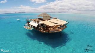 Pasa una experiencia diferente en este bar flotante en Fiyi
