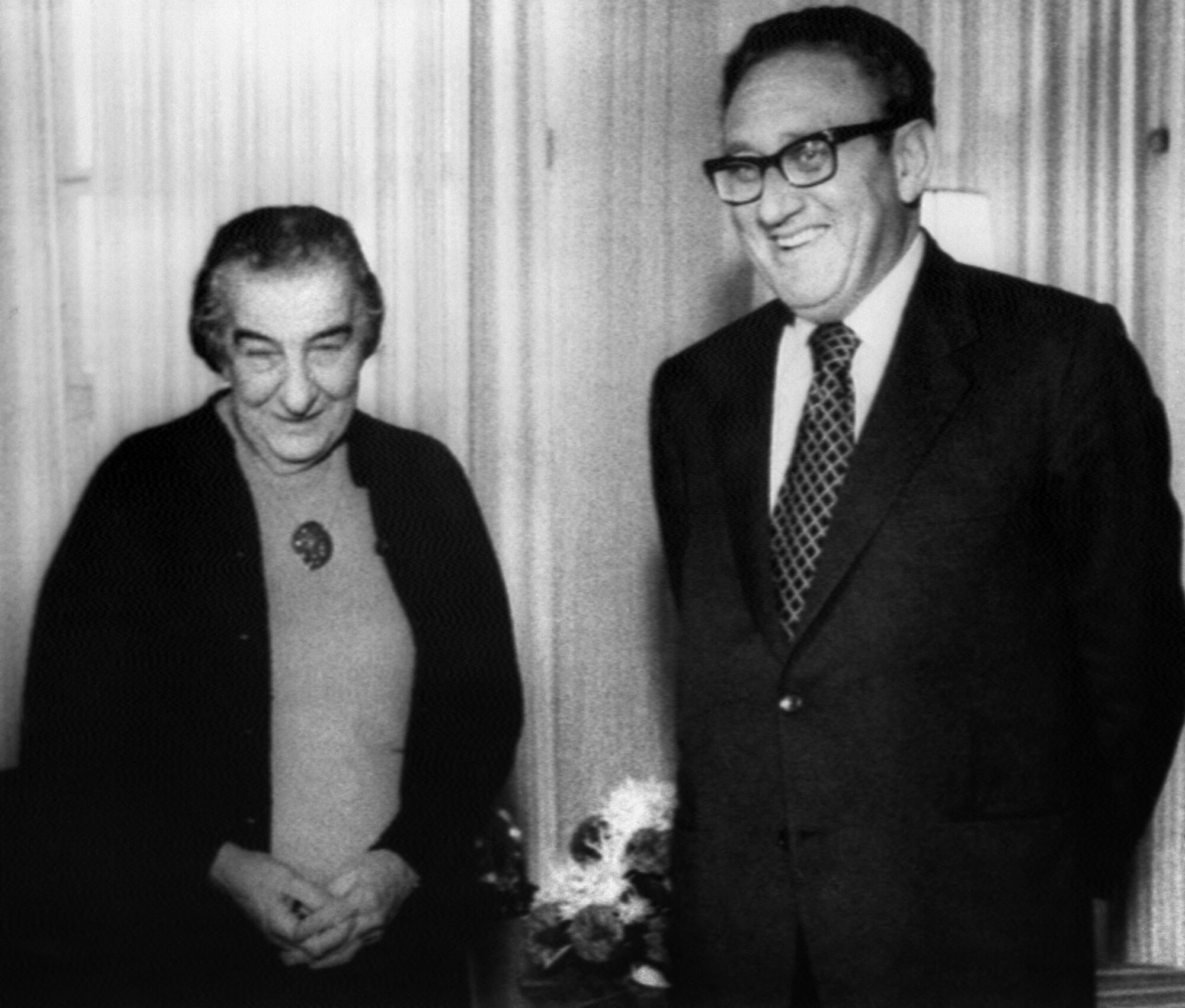US Secretary of State Henry Kissinger was at the center of the negotiations, both to agree to send aid to Israel and to achieve a ceasefire in the conflict.