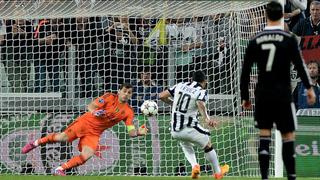 Carlos Tevez dio triunfo a Juventus con penal que él fabricó