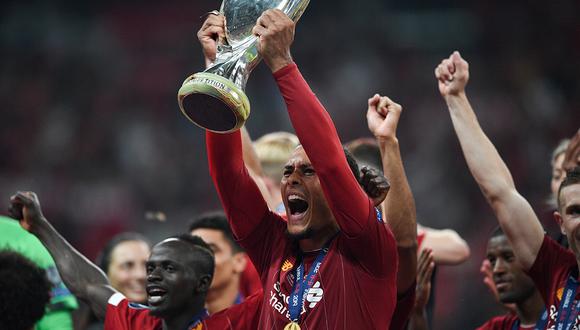 Virgil Van Dijk fue elegido el mejor defensor de la última temporada de la Champions League. (Foto: AFP)