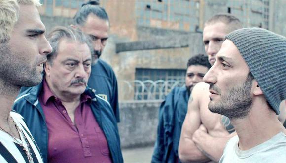 Nicolás Furtado, Claudio Rissi y Juan Minujín en una escena del final de la tercera temporada de "El marginal".